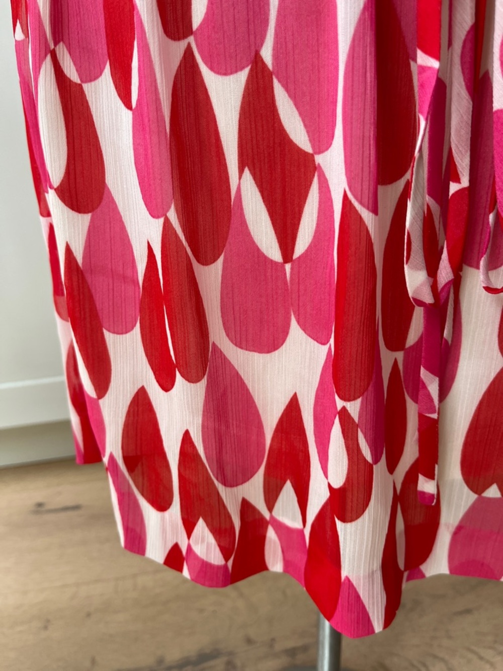 Sleeveless Pink & Red Patterned Mini Dress with Ruffle Collar and sleeve caps - Picture 5 of 11